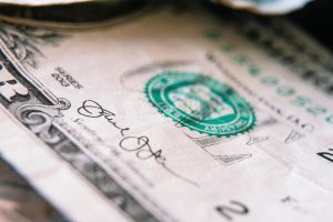 dollar na stole