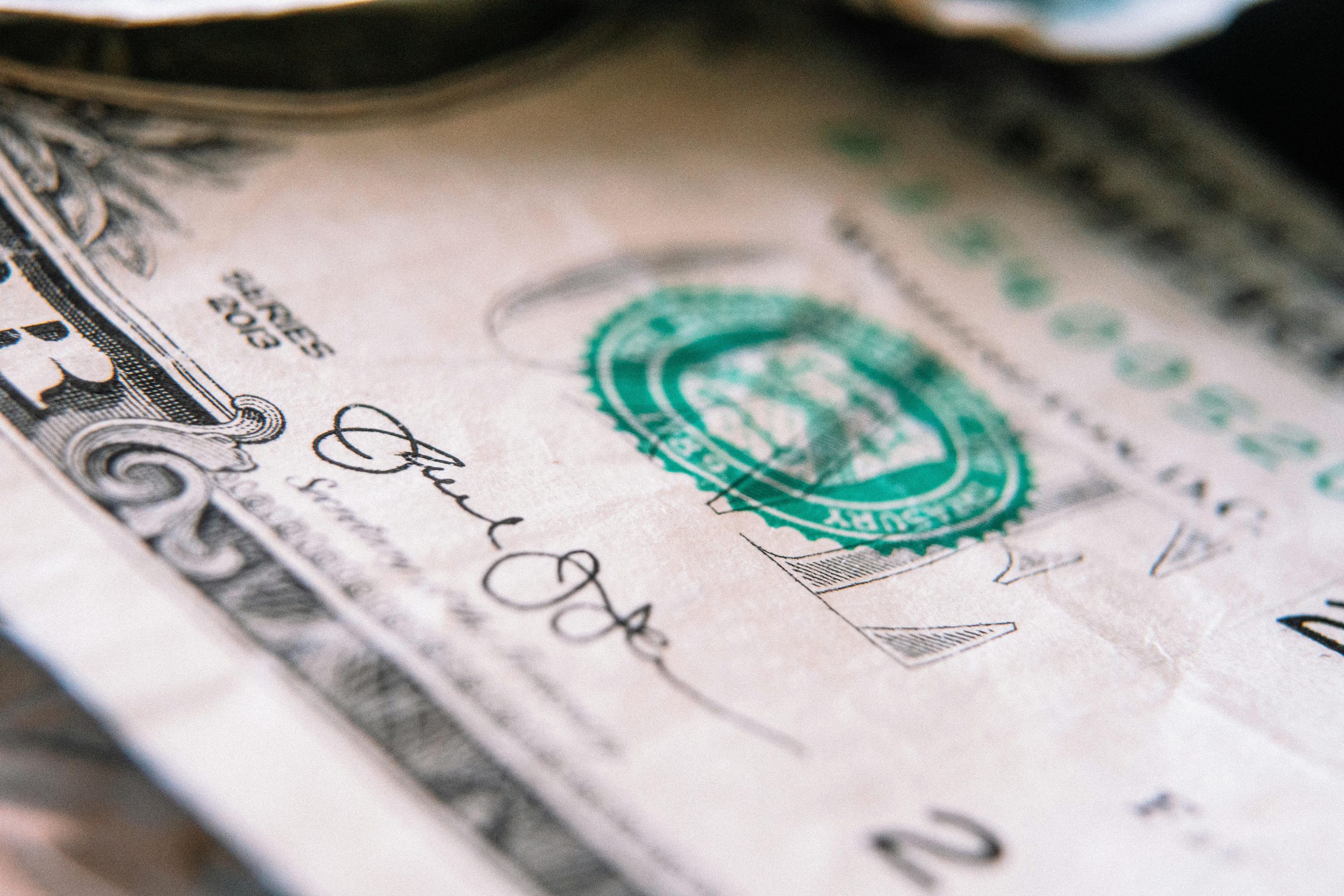 dollar na stole
